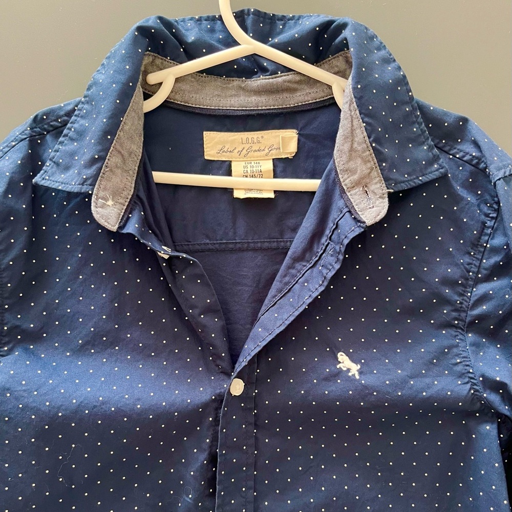 (2) boys dress shirts